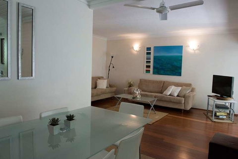 Absolute Beachfront - Mooloolaba - Mackay Tourism 2