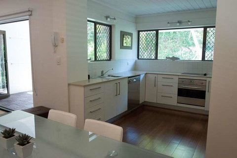 Absolute Beachfront - Mooloolaba - Mackay Tourism 3