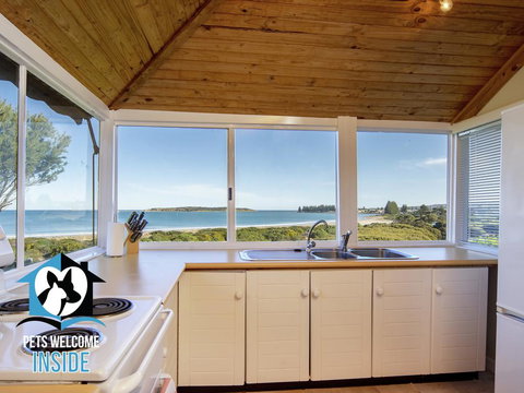 Absolute Beachfront 3BR 2BA Home W/ Beach Track - Mackay Tourism 3