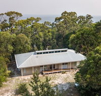 Acacia Lakehouse - The lake at your doorstep - Mackay Tourism