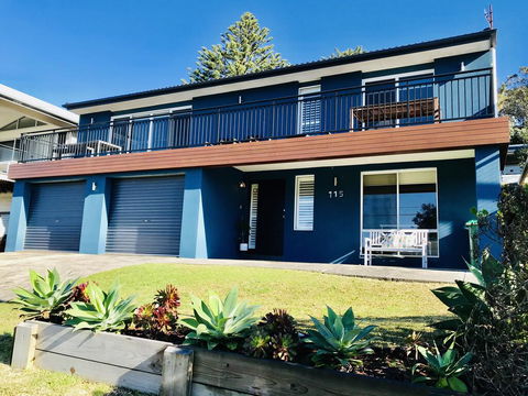 Acqua Dolce Beach House - Mackay Tourism 0