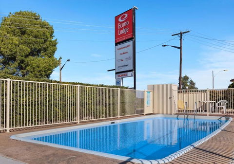 Econo Lodge Alabaster - Mackay Tourism 0