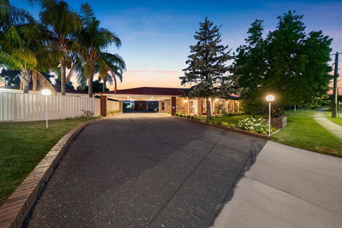 Econo Lodge Border Gateway Wodonga - Mackay Tourism 4