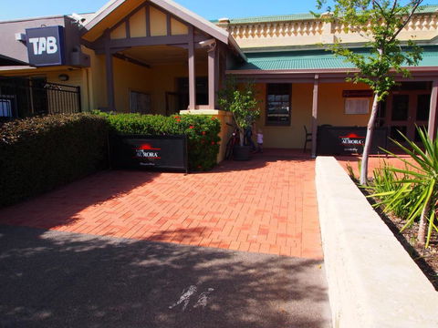 Dongara Hotel Motel - Mackay Tourism 0