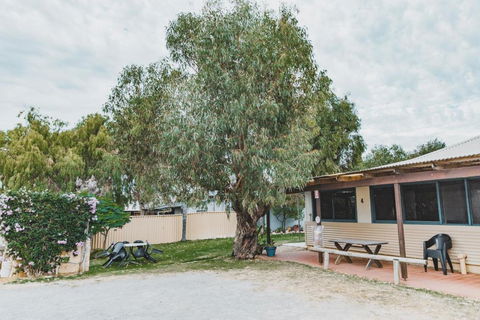 Dongara Hotel Motel - Mackay Tourism 3