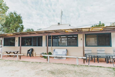 Dongara Hotel Motel - Mackay Tourism 4