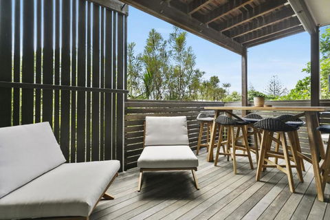 Duke St Convenience At Your Doorstep Beach Living In The Heart Of The Village Close To Cafes Ocean Glimpse - Mackay Tourism 1