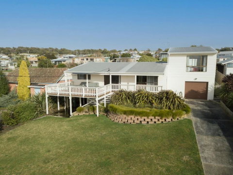 Dune Views - Mackay Tourism 0