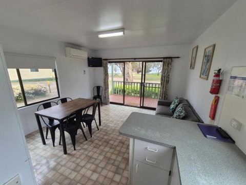 Eagle Point Caravan Park - Mackay Tourism 2