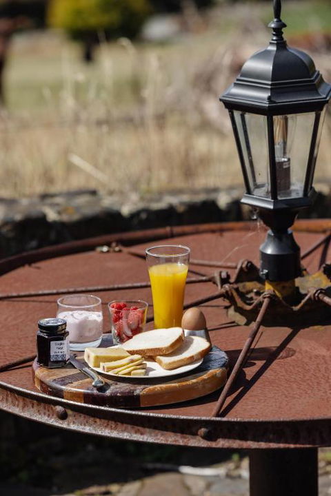 Eagles Nest Retreat - Mackay Tourism 1