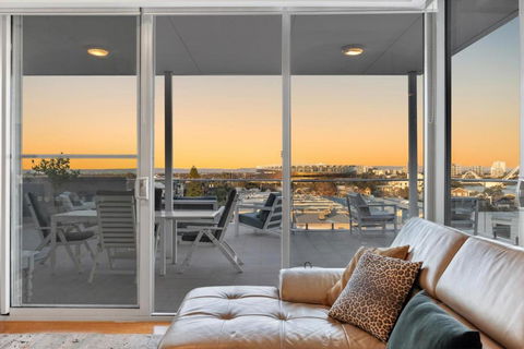 EAST34/60 - Urban Sanctuary - Mackay Tourism 1