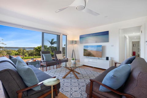 EAST52A - Lake Views - Mackay Tourism 0