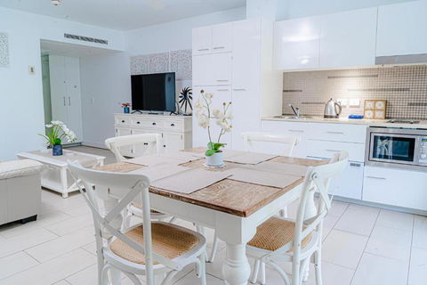 DRIFT PALM COVE- Private 2 Bed -Apartment 2204 - Mackay Tourism 1