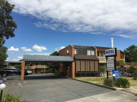 Essendon Motel - Mackay Tourism 0