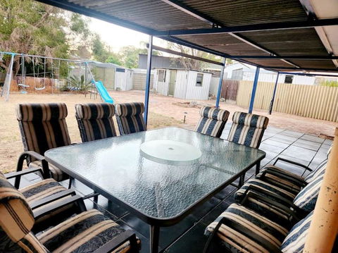 Elegant And Spacious Home + Gym - Mackay Tourism 3