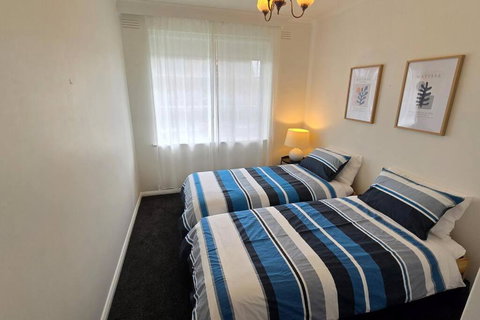 Elsternwick Easy Living - 2 Bedroom Sleeping 4 - Mackay Tourism 3