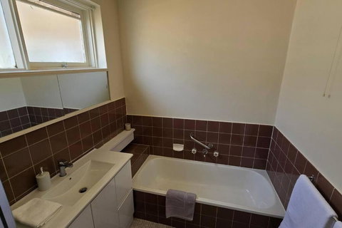 Elsternwick Easy Living - 2 Bedroom Sleeping 4 - Mackay Tourism 4