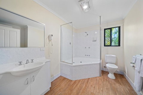 Emerald Motel Apartments - Mackay Tourism 3