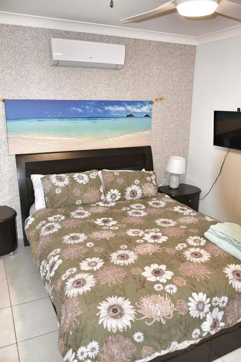 Entire Family Home With Private Pool - Mackay Tourism 4
