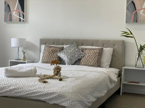 Evies East Retreat With Spa - Mackay Tourism 0