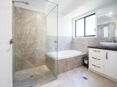Executive Home Accommodation 34 - Mackay Tourism 4