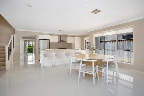 Entire Home In Park Central - Family-Friendly Getaway - Walk To Parks, Shops And Transport In Macarthur - Mackay Tourism 3