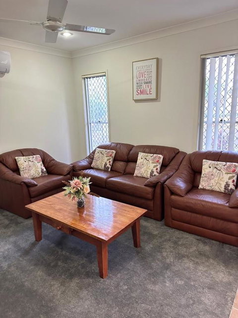 Four Bedroom Large Family Home Close To Ipswich City - Mackay Tourism 2