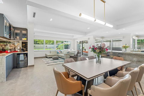 Exquisite Oasis Family Retreat - Mackay Tourism 4