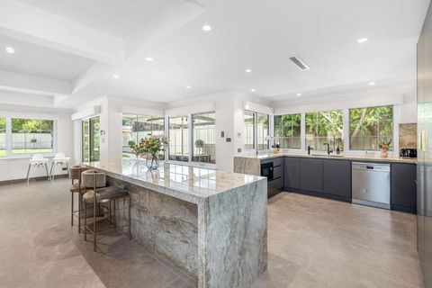 Exquisite Oasis Family Retreat - Mackay Tourism 0