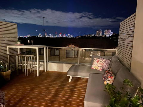 Fab Penthouse Near Bondi / Bronte, Shops & Bars - Mackay Tourism 4
