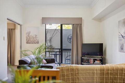 Fabulous Apt In Northbridge With Pool & WiFi - Mackay Tourism 1