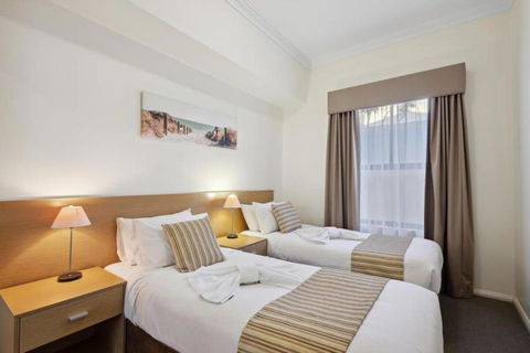 Fabulous Apt In Northbridge With Pool & WiFi - Mackay Tourism 3