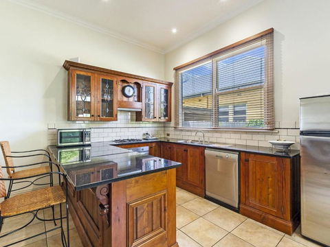 Fairholme Townhouse - Mackay Tourism 3