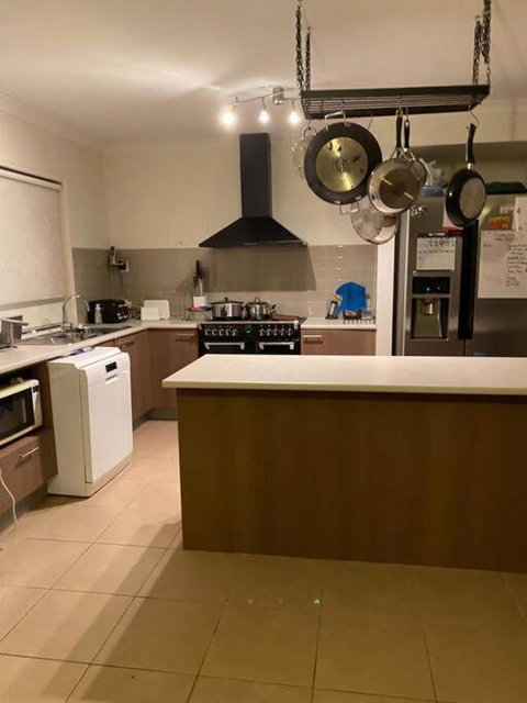 Family Home Close To Melb Airport, Free FAST WIFI! - Mackay Tourism 0