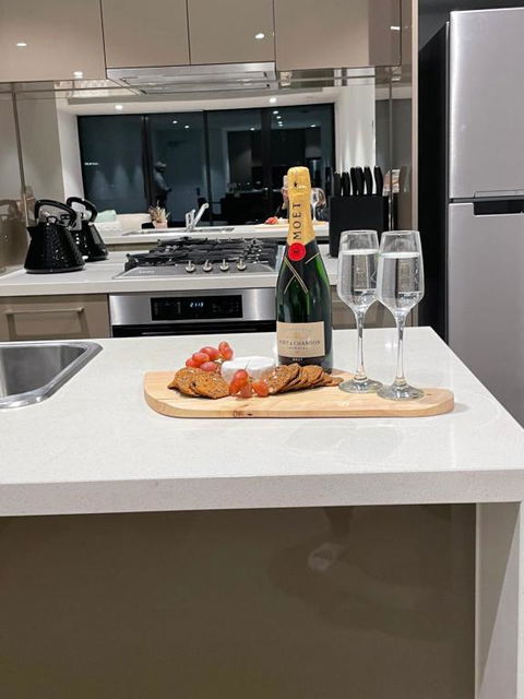 Fantastic 3 Bedroom Apartment In Southbank - Mackay Tourism 0