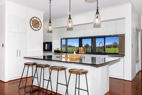 Farm View House - Mackay Tourism 1