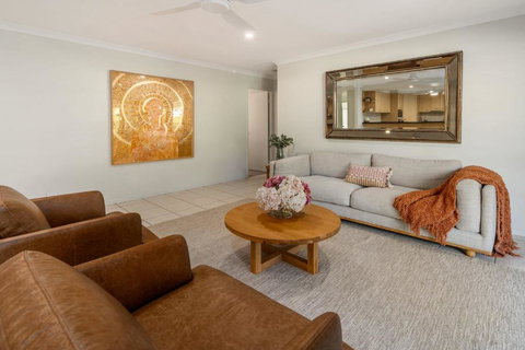 Fig Tree Family Home In Currimundi - Mackay Tourism 1