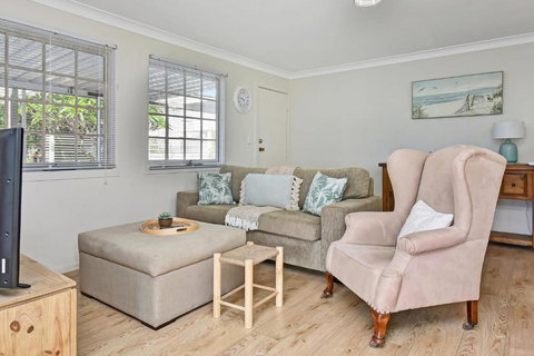 Fishermans Cottage At Taylors Beach - Mackay Tourism 1