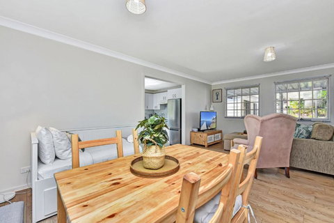 Fishermans Cottage At Taylors Beach - Mackay Tourism 3