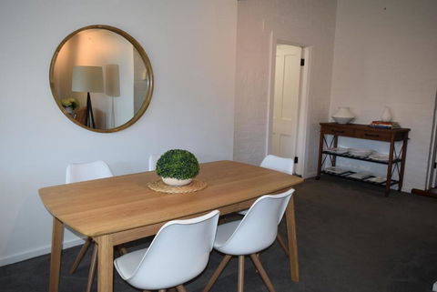 Fitzroy House - Federation Charm Near Town Centre - Mackay Tourism 3