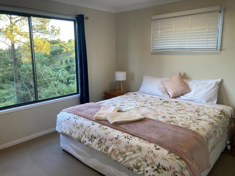 Flame Tree Chalet - Mackay Tourism 1