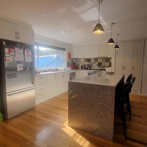 Flat Rock Beach House - Mackay Tourism 3