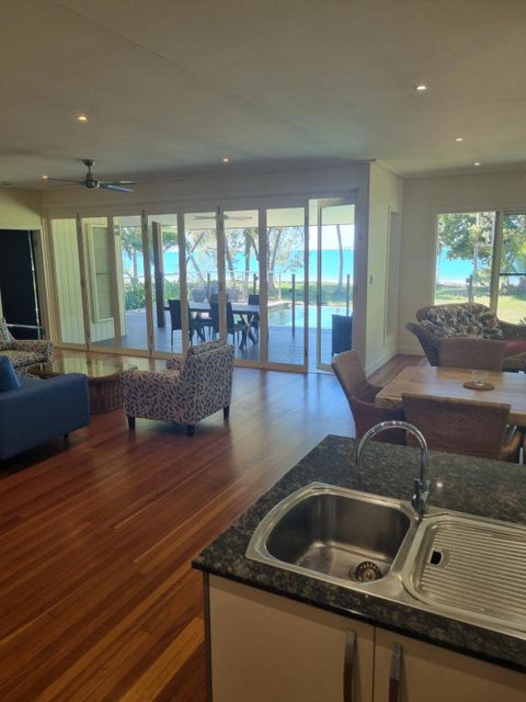 Fleur De Mayo - Mackay Tourism 1