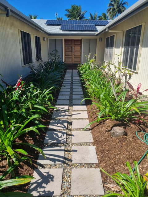 Fleur De Mayo - Mackay Tourism 2