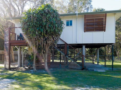 FLINDERS BEACHHOUSE - Mackay Tourism 0