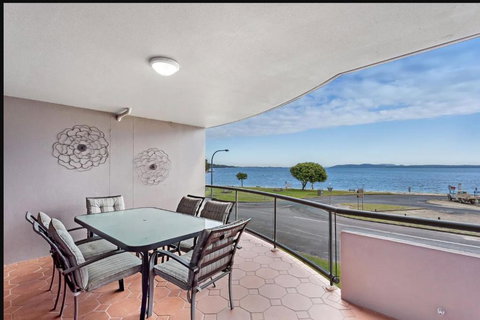 Florentine, 8 11 Columbia Close - Opposite The Beach With Air Con And Water Views - Mackay Tourism 0