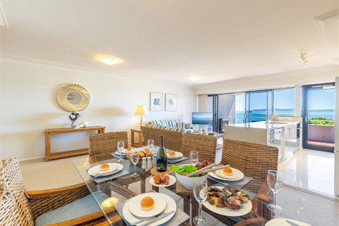 Florentine 14 - 11 Columbia Close Aircon Wifi Unsurpassed Water Views - Mackay Tourism 3