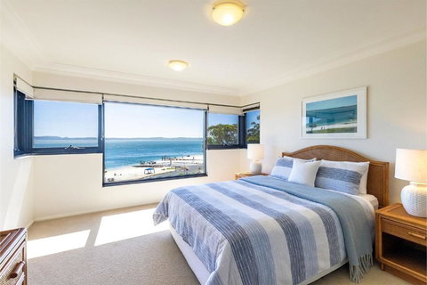 Florentine 14 - 11 Columbia Close Aircon Wifi Unsurpassed Water Views - Mackay Tourism 4