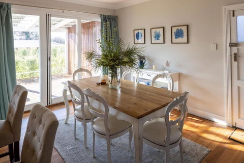 FOREST CORNER - 3 BEDROOM WEATHERBOARD, TRENTHAM - Mackay Tourism 1