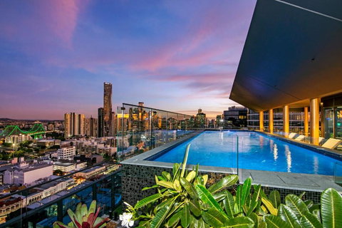 Fortitude Valley Apartments By CLLIX - Mackay Tourism 3